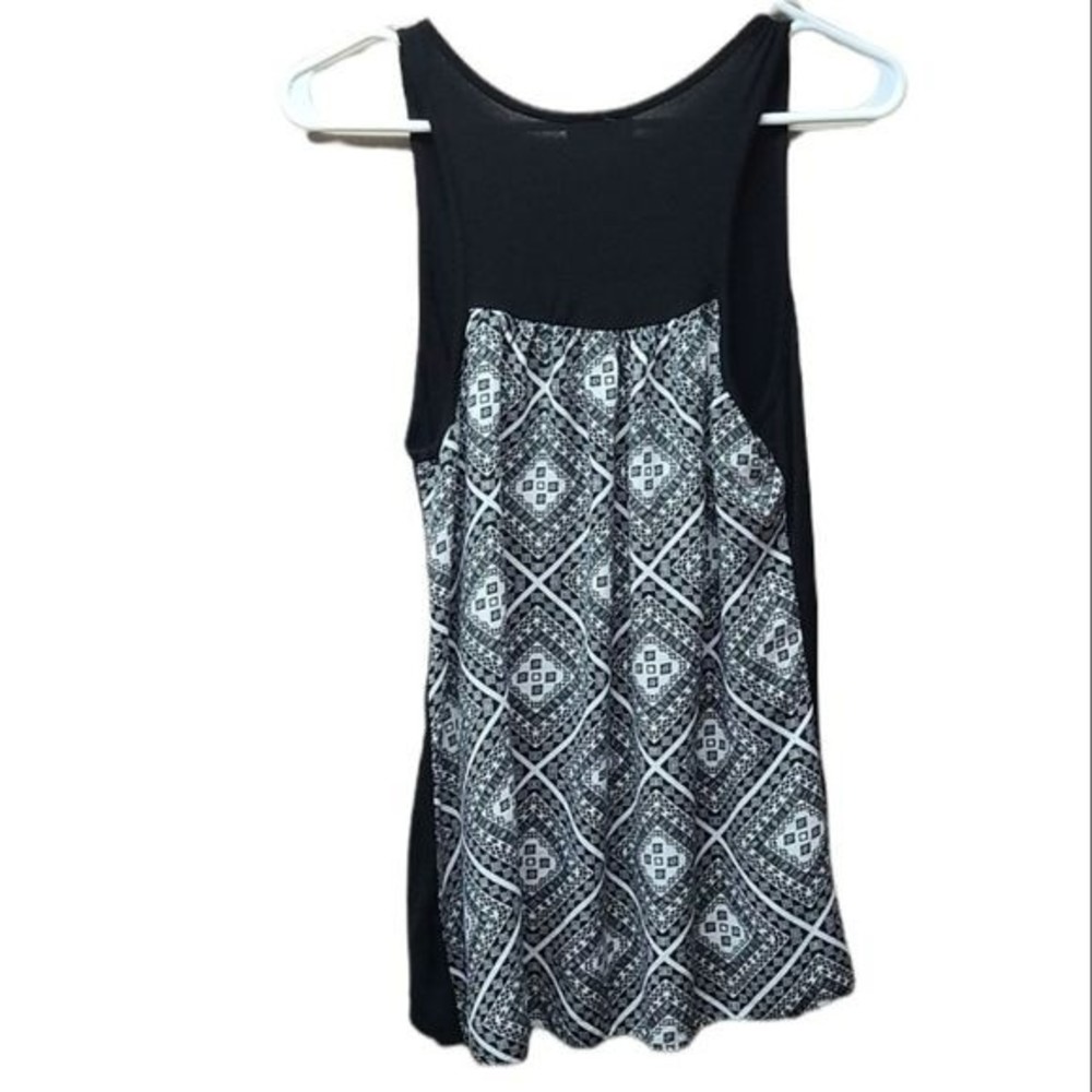 Gemstone women's black white tank top medium